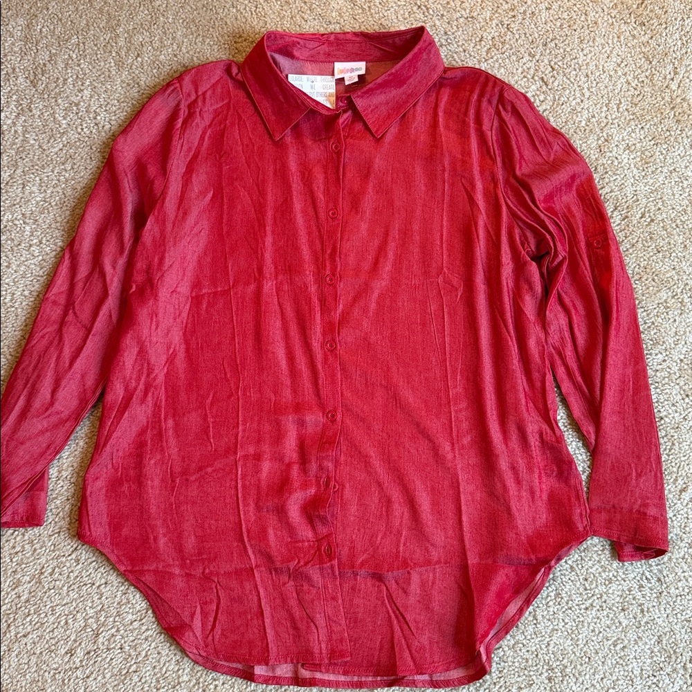 Brand new Lularoe Valentina button down shirt collar top red size medium
